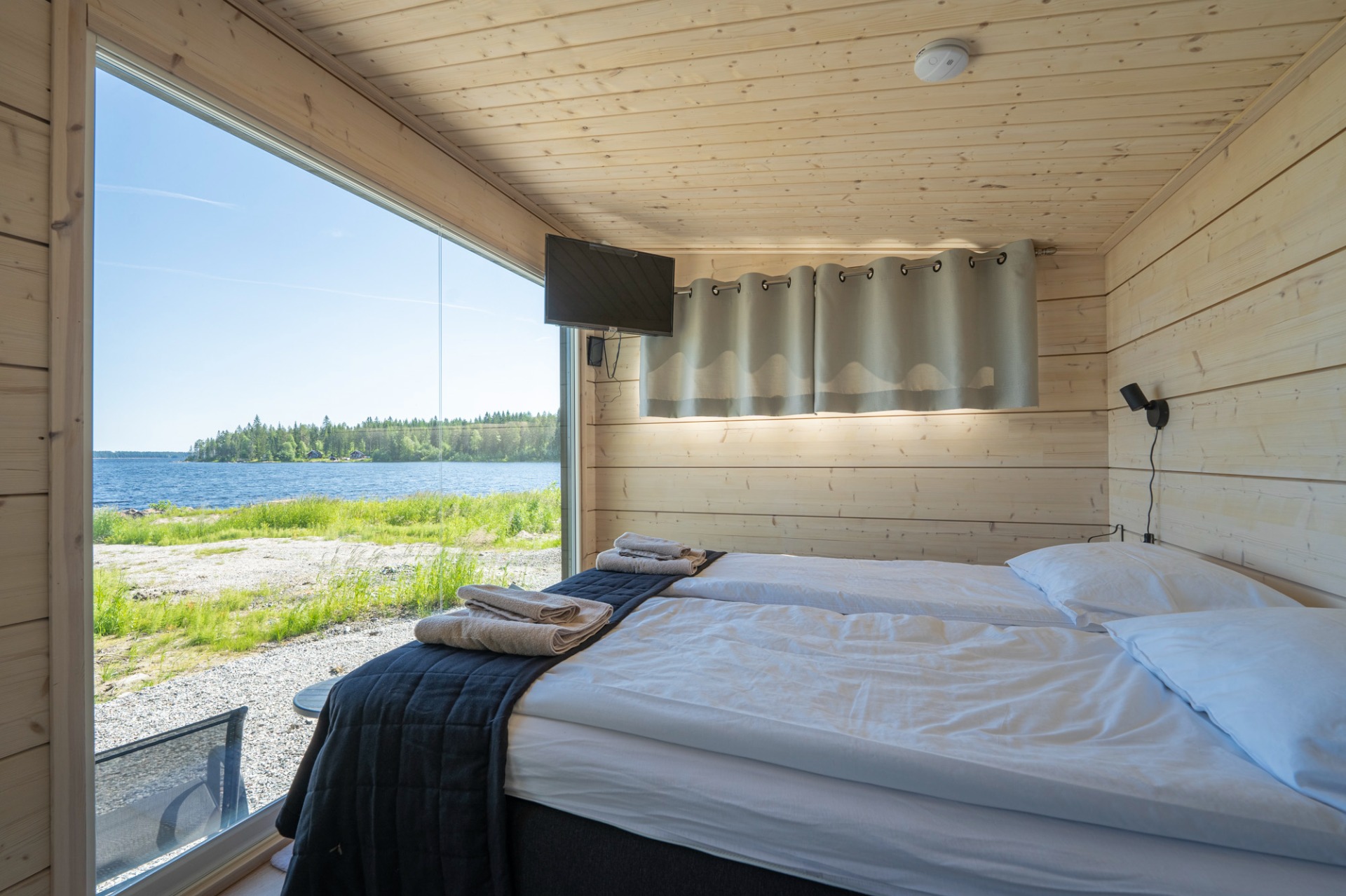Iso-Sapsojärven ranta Kipinässä