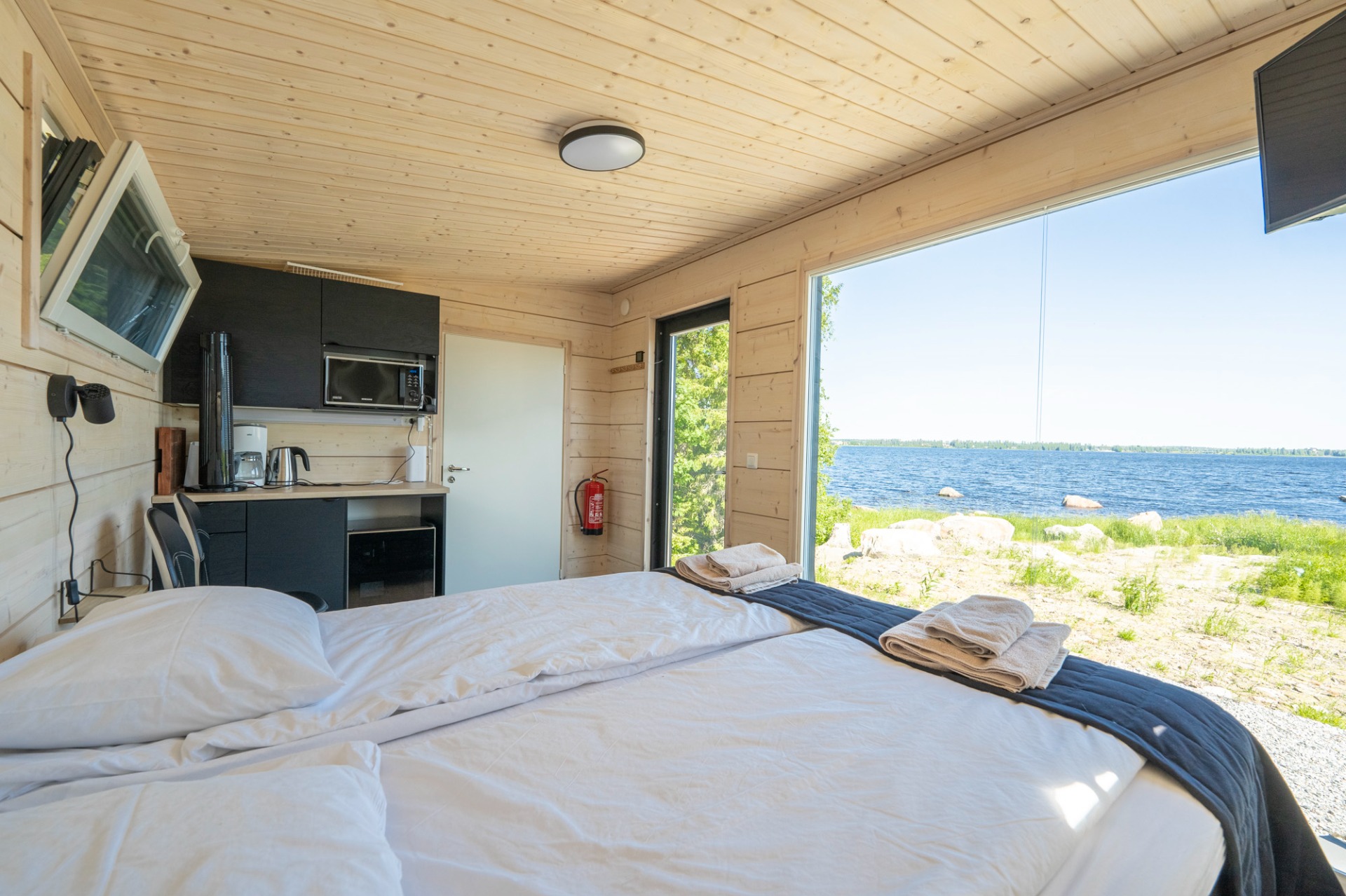 Näköalamökki järvinäköalalla